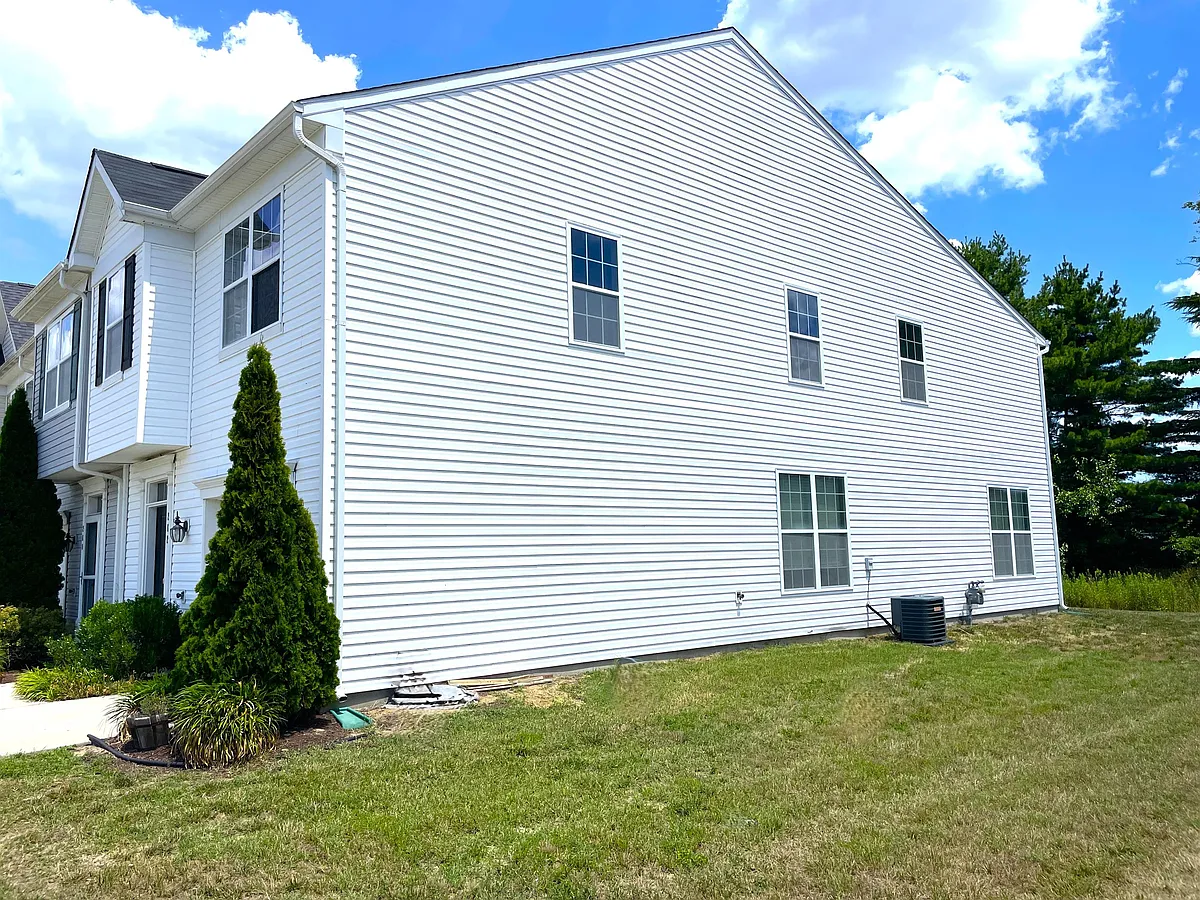 Building Photo - 262 Garrison Way #1