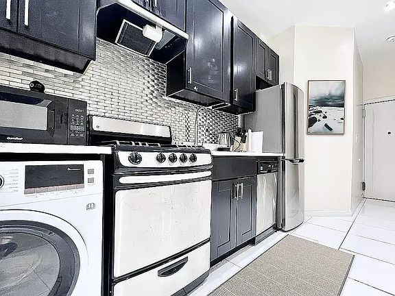 4th image of 251 W 109th St APT 2A