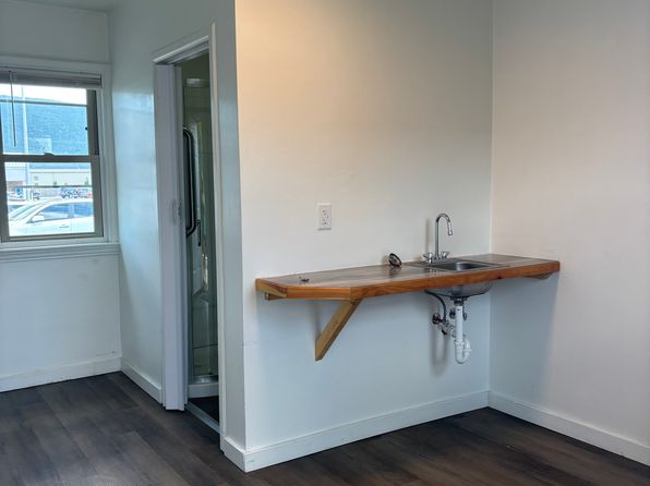 400 Broad St #6