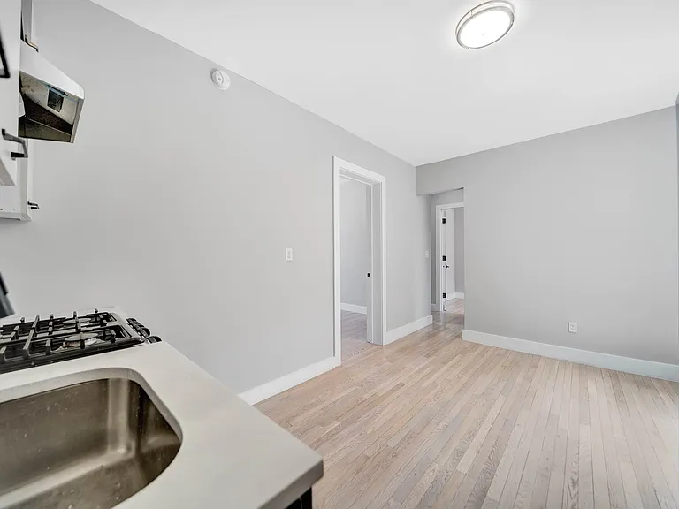 545 W 125th St #41 — Photo 4