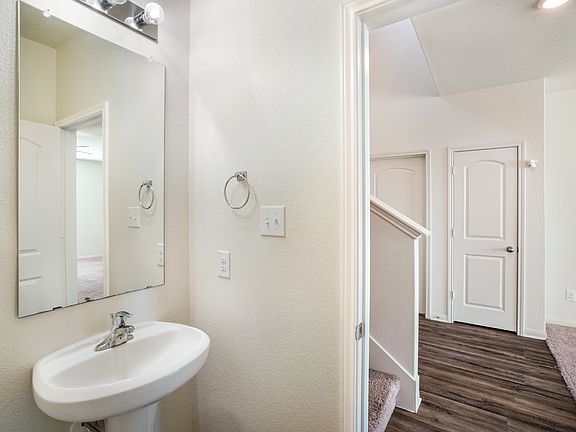 5th image of 1603 Twin Estates Dr