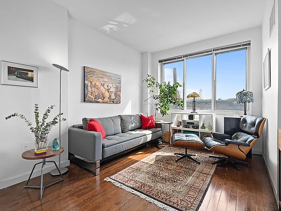 5th image of 1215 Broadway APT 320