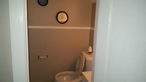 4th image of 950 Caledonia Ave