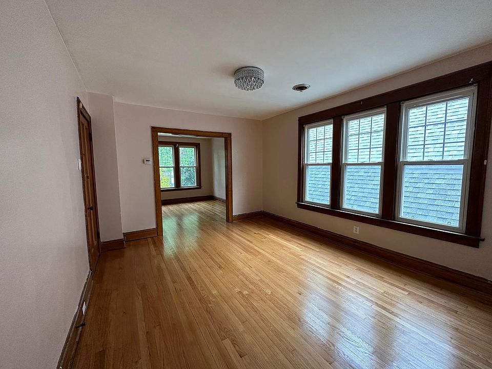 2nd image of 2818 N Whipple St Floor 2