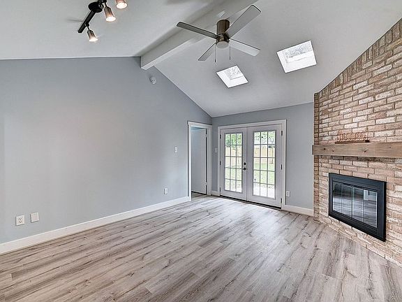 5th image of 17 Oldstream Ct
