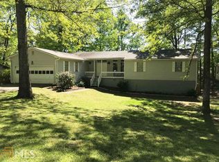 972 Hickory Nut Ln, Lawrenceville, GA 30043