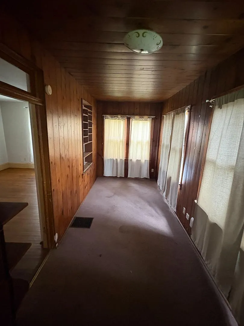 340 Green St - 340 Green St — Photo 2