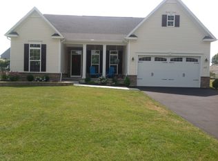 6620 Taylor Rd, Hamburg, NY 14075