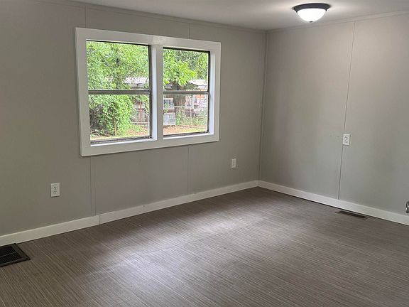 2nd image of 103 Millbank Rd