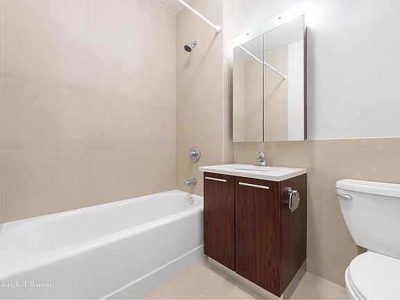4th image of 390 Wythe Ave APT 6G