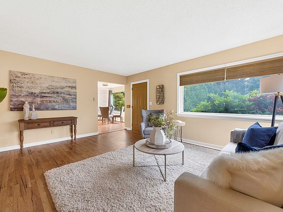 5th image of 8633 9th Ave SW