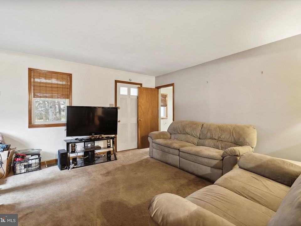 2183 Dunksferry Rd, Bensalem, PA 19020 | Zillow