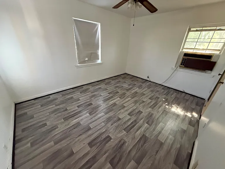 3214 Avenue T — Photo 12