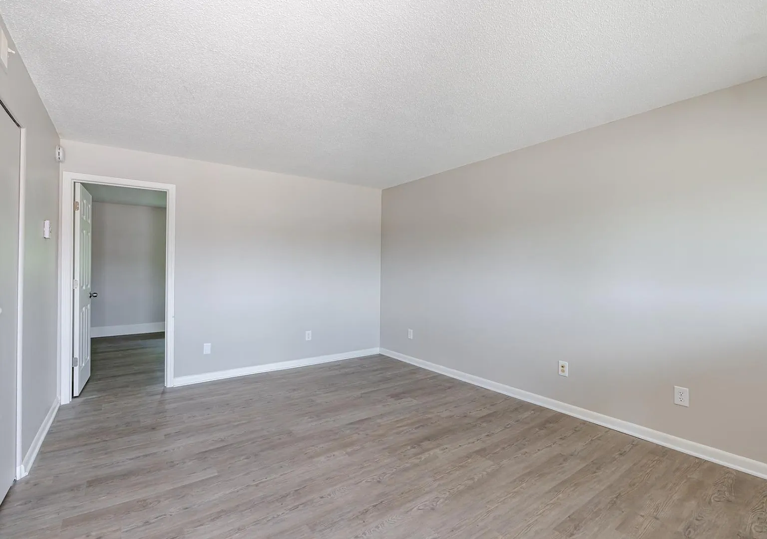 209 N Woodland Dr - 209 Unit 1 — Photo 3