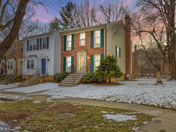 2nd image of 13919 Woods Run Ct