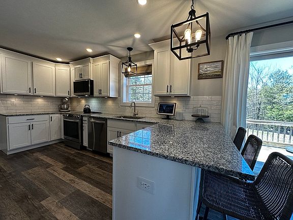 2nd image of 110 Kennybeck Ct