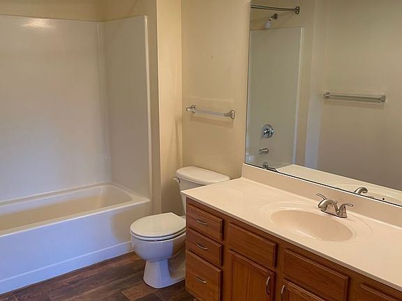 5th image of 925 Harrington Dr APT 106