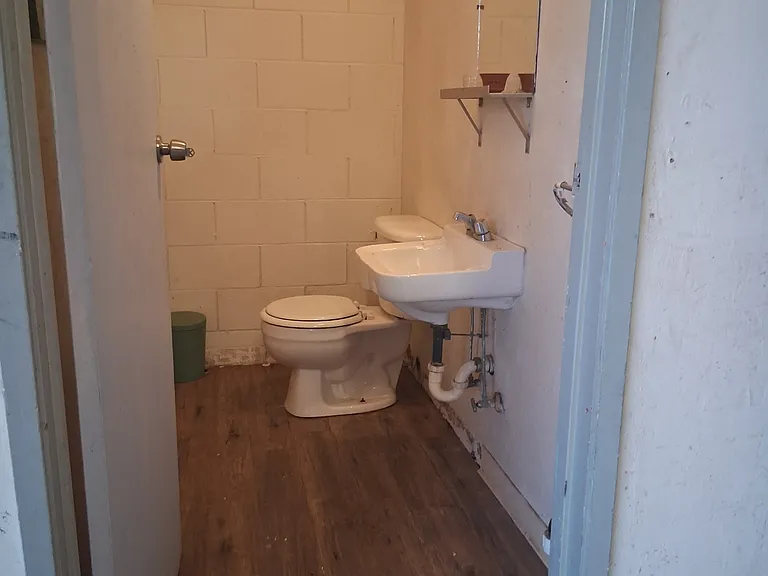 1030 El Dorado Ave #B — Photo 4