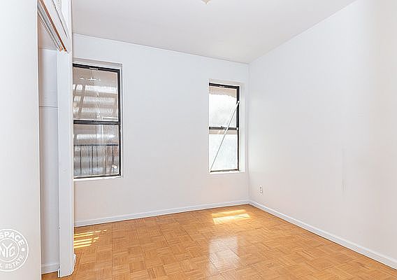 4th image of 244 Roebling St #14