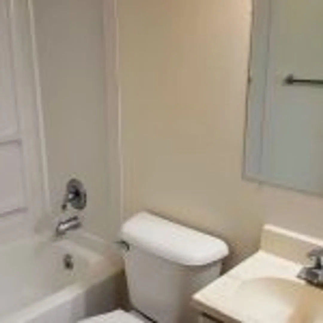 1321 SW 10th Street Apartments — Photo 2