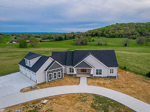4th image of 258 Wisteria Ln