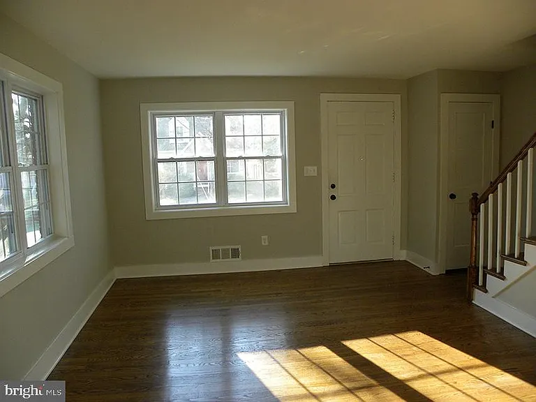 609 Ramsey St — Photo 3