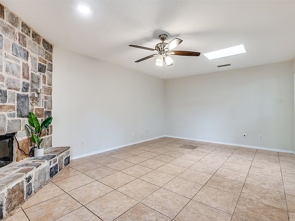 3rd image of 1805 Etain Rd