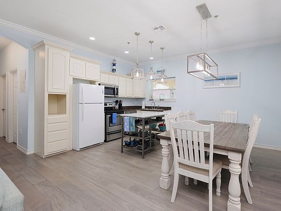 4th image of 101 E Tarpon St Unit 3