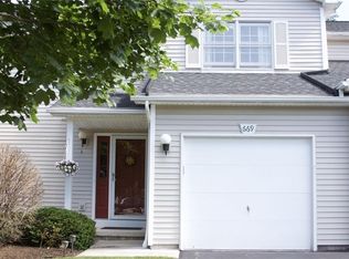 669 Strand Pond Cir, Webster, NY 14580