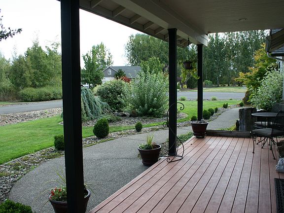 2nd image of 19720 NE 99th Ct