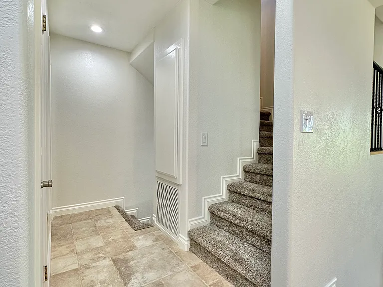 9 Serena Ct — Photo 15