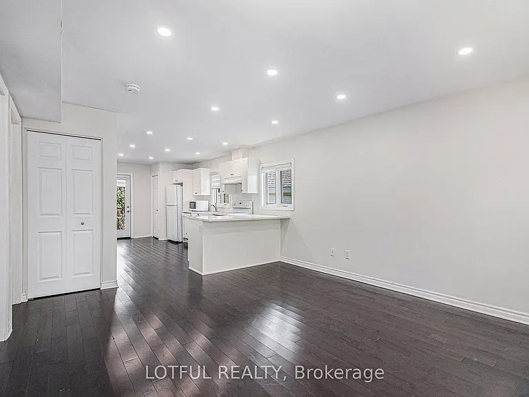 278 Shakespeare St #2 — Photo 7