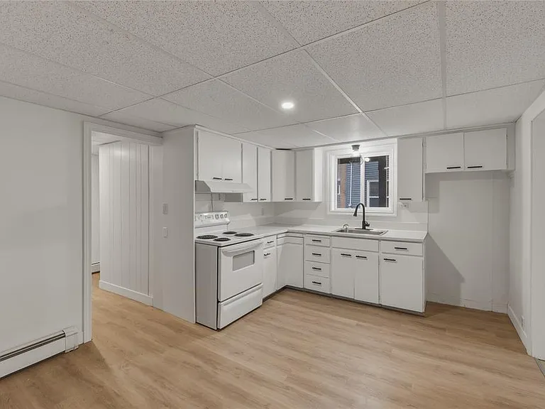 324 Vidal St S #1 — Photo 6