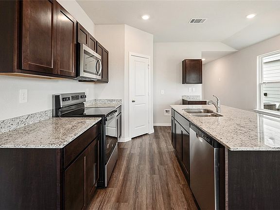 4th image of 417 Pickel Dr
