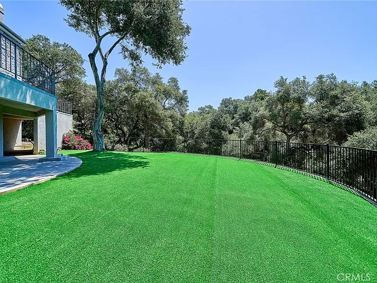 1089 Village Dr — Photo 49