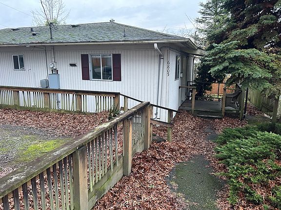 2nd image of 10244 NE 68th Pl N