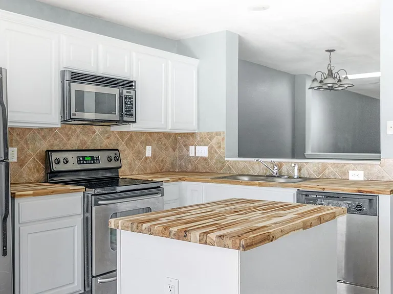 805 N Main St #104 — Photo 11
