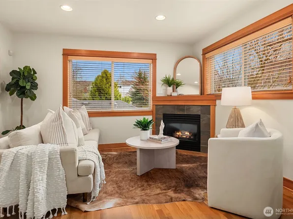 6537 34th Avenue SW, Seattle, WA 98126