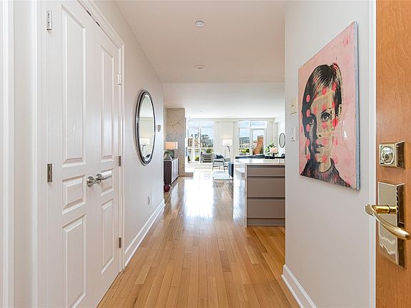 5th image of 21 Dallas Rd #323