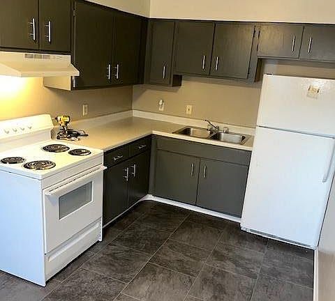 5th image of 3023 N Michigan Ave