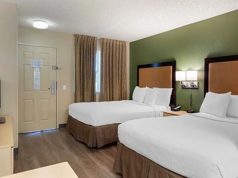 Studio Suite - 2 Full Beds