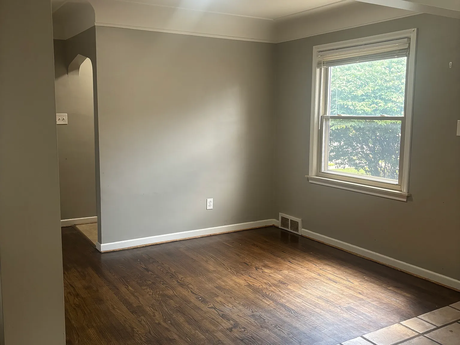 3 bed, 1.5 bath, 955 sqft, $1,700 — Photo 4