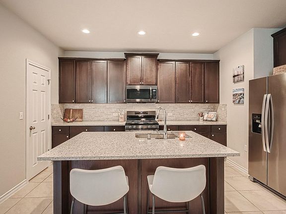 5th image of 11701 Saddle Rock Dr