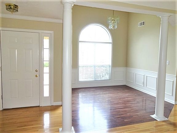 3rd image of 305 Wynbrook Dr