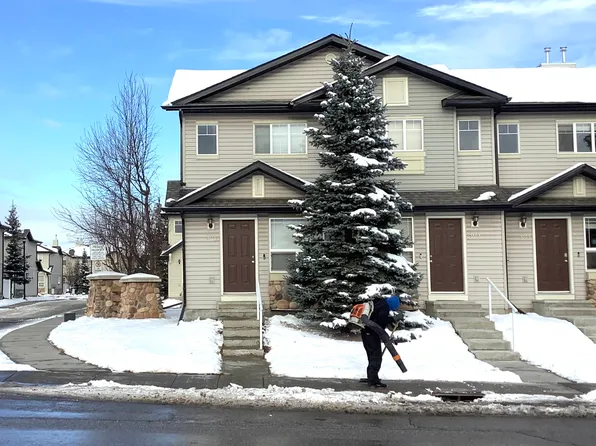 501 Saddlecrest Blvd NE, Calgary, AB T3J 0G2