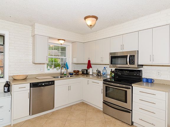 5th image of 7961 Rockridge Ct