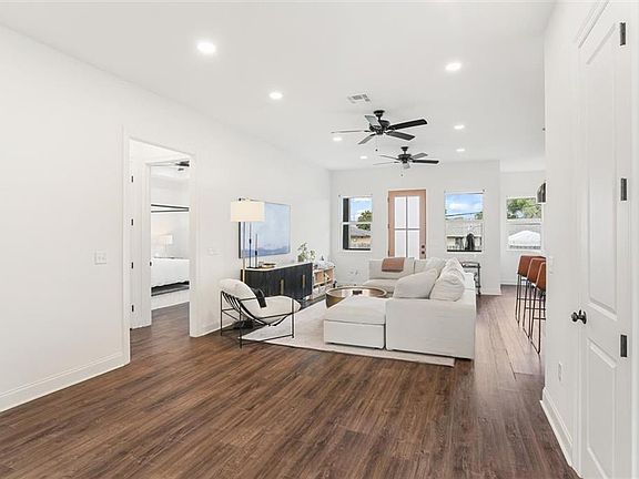 2nd image of 2512 Elise Ave
