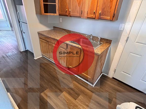 2nd image of 904 Penn St #3R