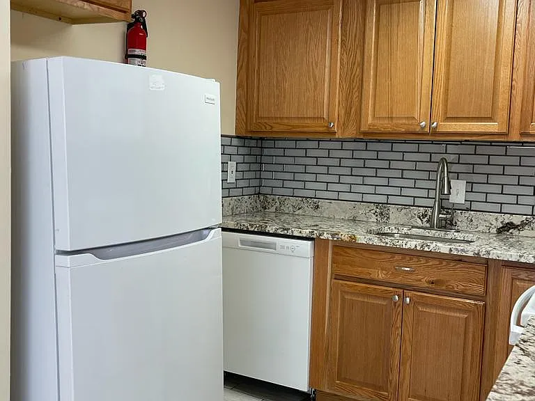 815 N Jackson St #2 — Photo 2