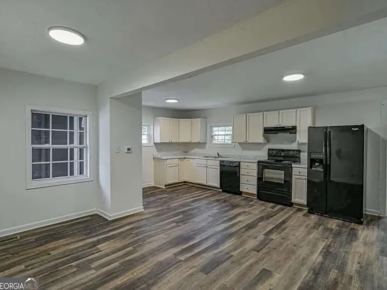 23 E Main St — Photo 12